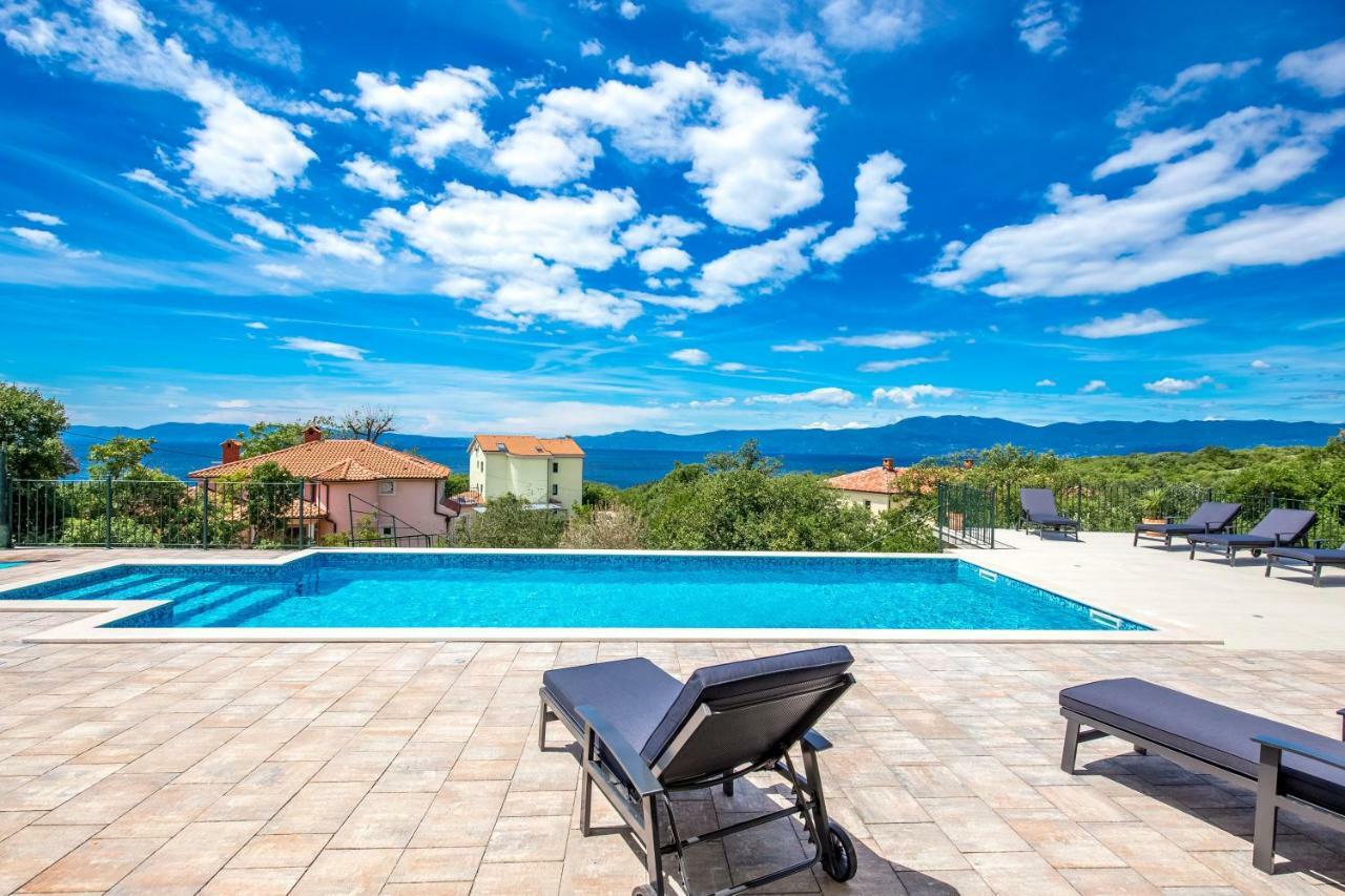 Luxury Apartments Kostrena With Pool Esterno foto